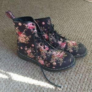 Dr Martens Victorian Flowers Lightly Worn